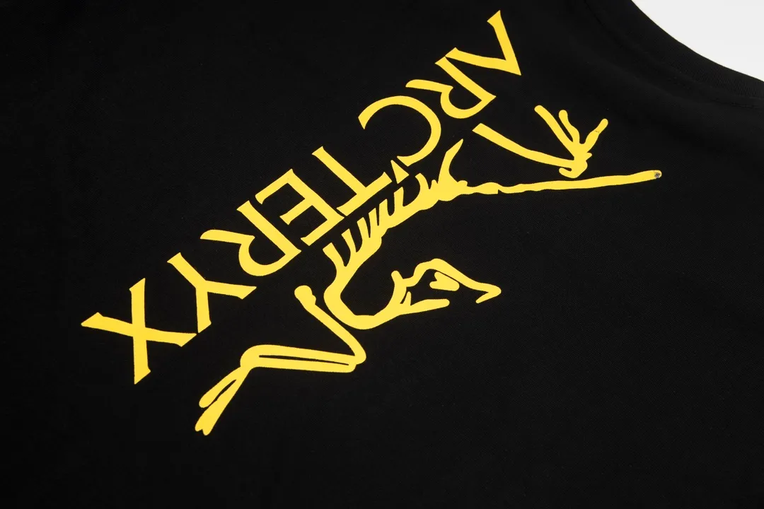 【 Quality】 Arc’teryx 𝟮𝟰𝘀𝘀 Logo T ， ， ， OS Premium 32S g Quality ： ：White Black Size：XS S M L